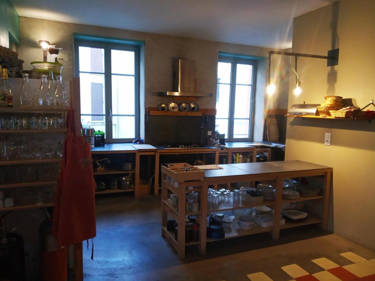 La Maison Rouge - Backpacker Hostel Saint-Etienne  Exteriér fotografie