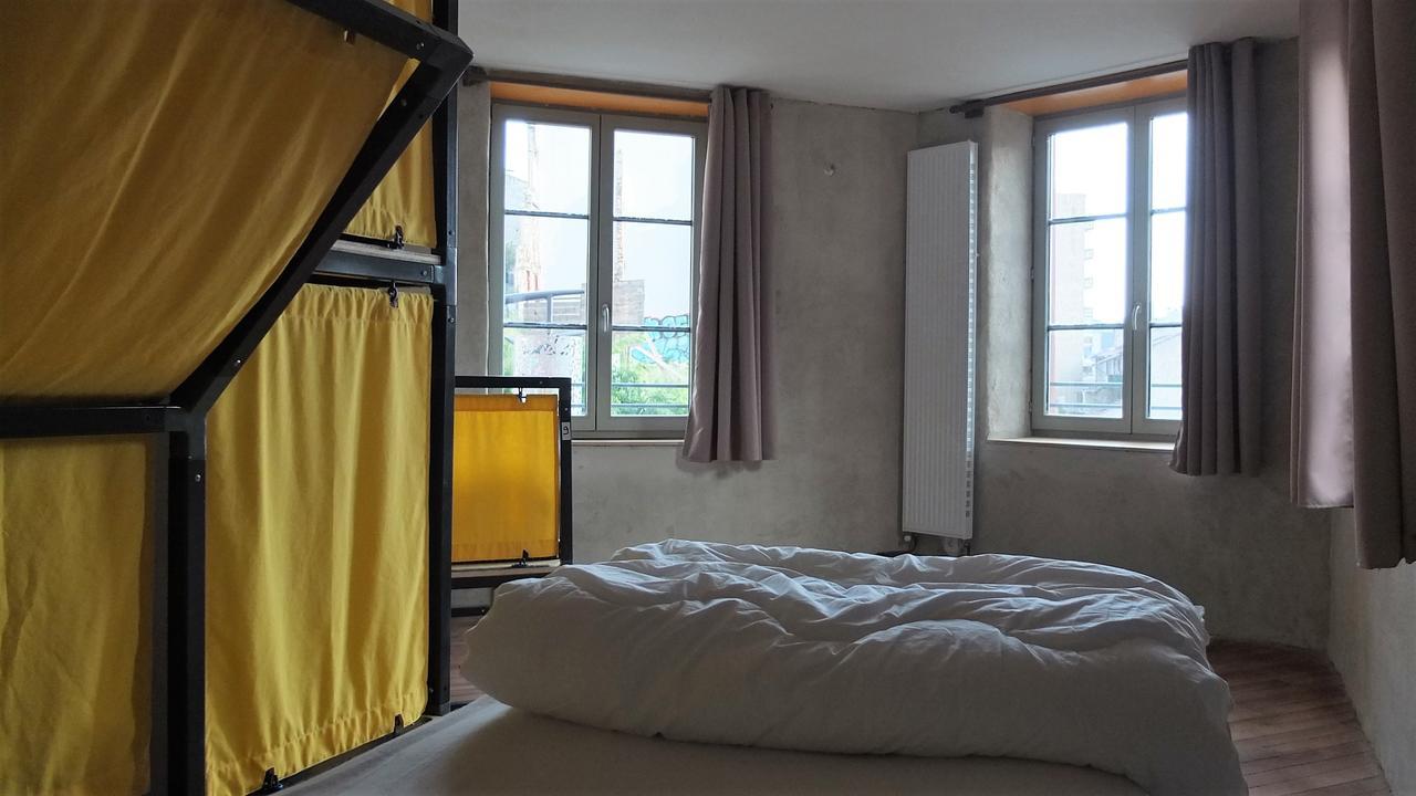 La Maison Rouge - Backpacker Hostel Saint-Etienne  Exteriér fotografie